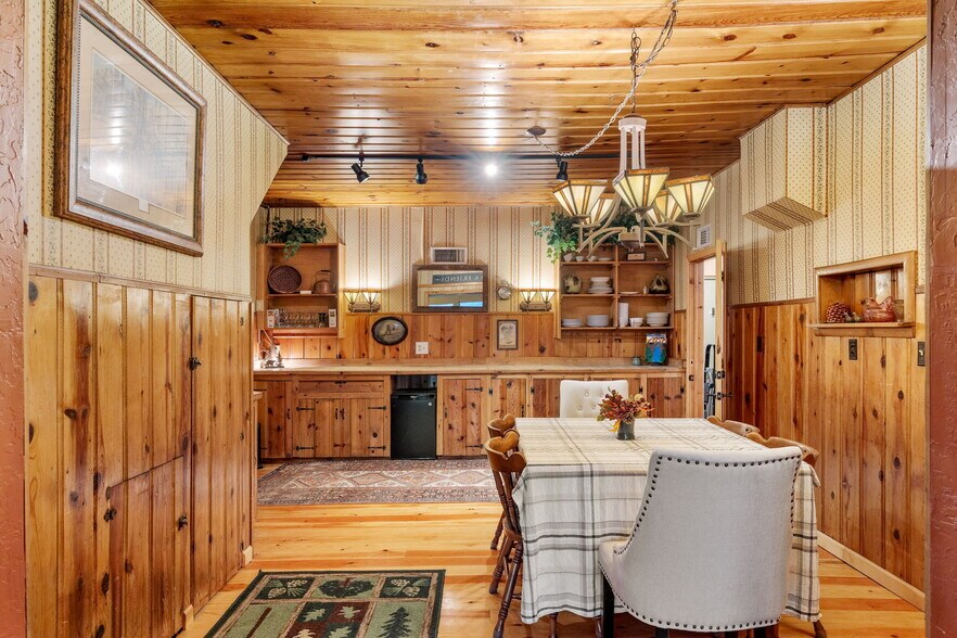 More Photos Of 140 Main St, Greer Specialty For Sale