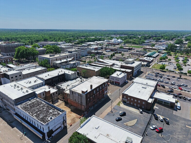 More Photos Of 214-216 N Liberty St, Jackson Storefront Retail Office For Lease