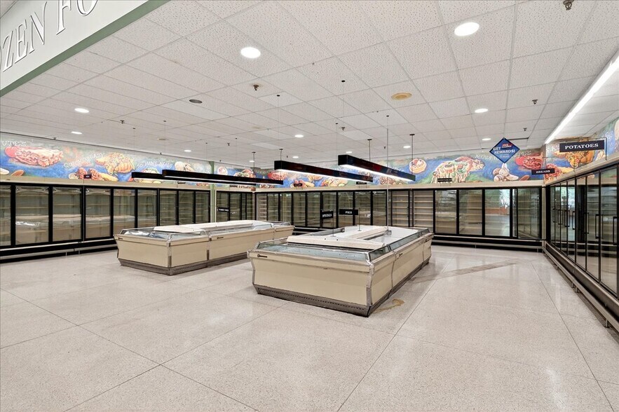 More Photos Of 4634-4639 Gravois Rd, House Spgs, House Springs Supermarket For Lease