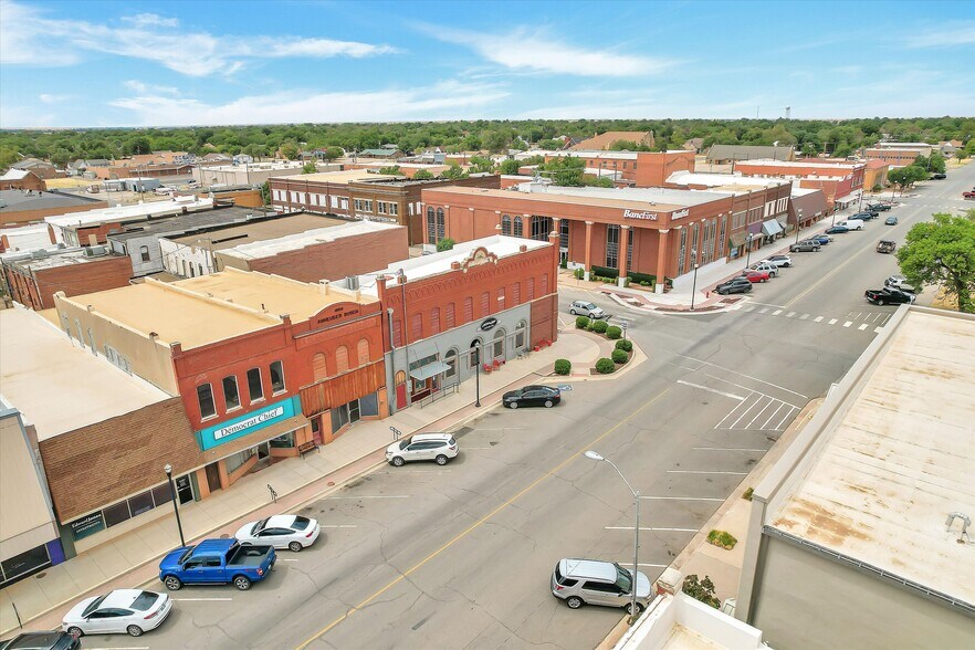 More Photos Of 100 W 4th St, Hobart Restaurant For Sale