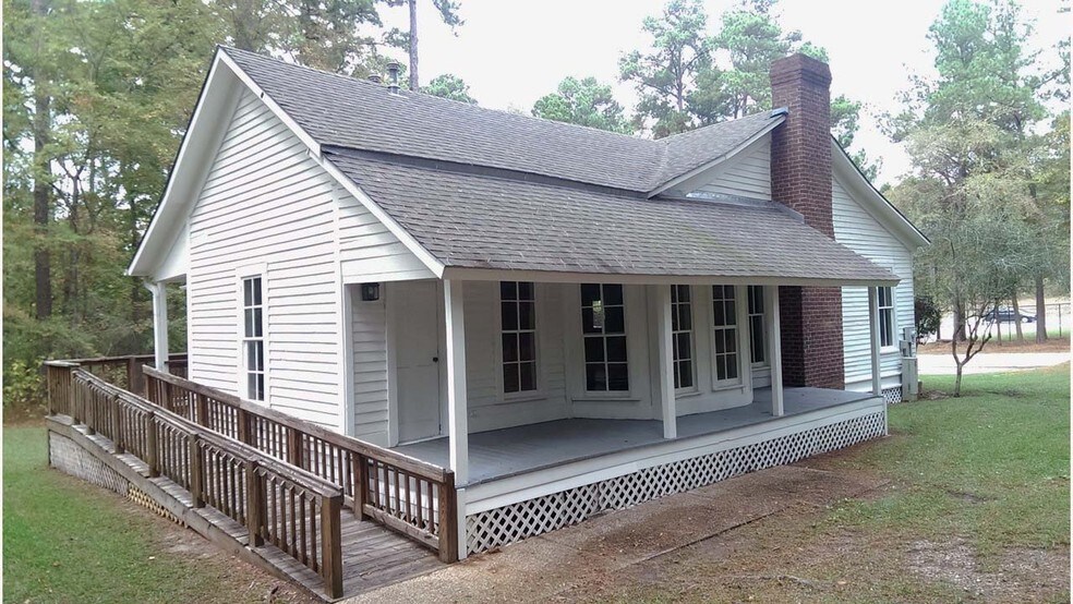 More Photos Of 13387 US Highway 69 N, Tyler Office Residential For Lease