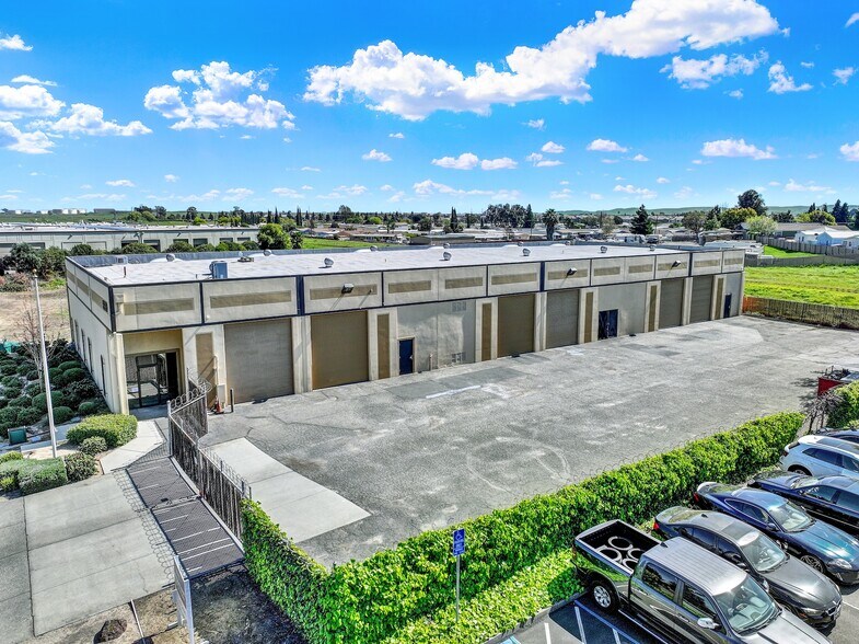 More Photos Of 1889 Walters Ct, Fairfield Warehouse For Lease