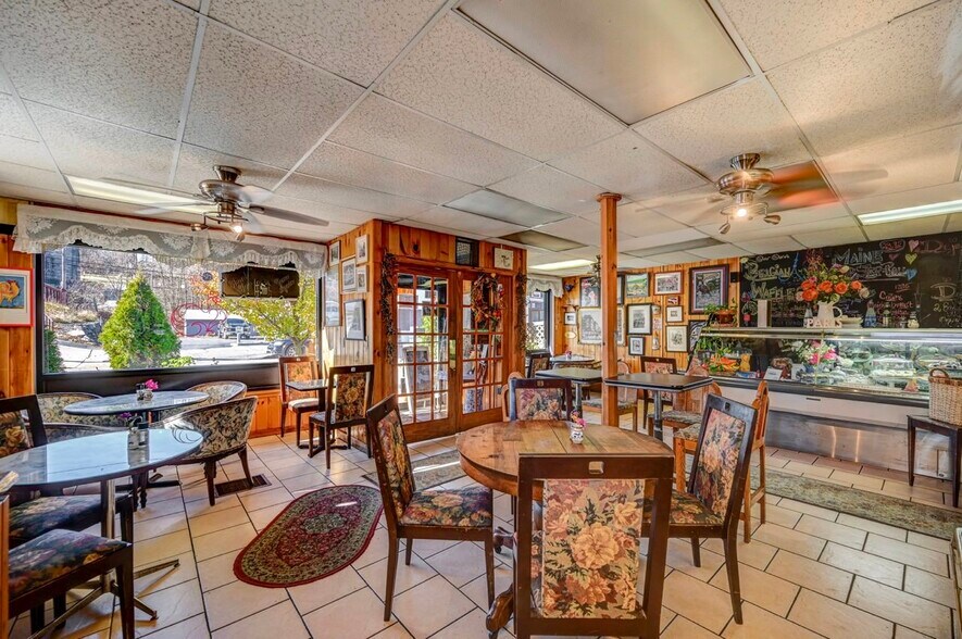 More Photos Of 501 Main St, Honesdale Restaurant For Sale