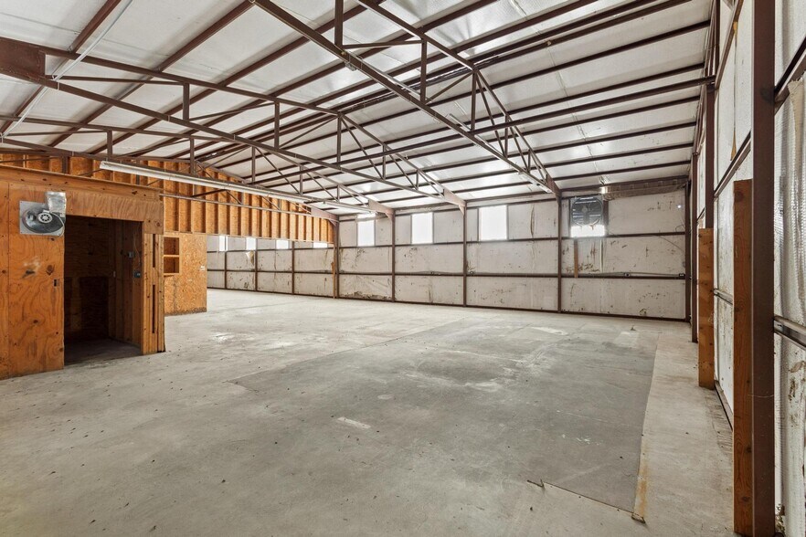 More Photos Of 11416 Hames, Pilot Point Industrial For Lease