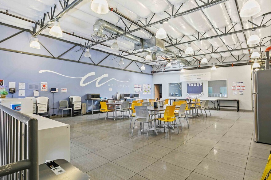 More Photos Of 29000 N Hancock Pky, Valencia Manufacturing For Lease