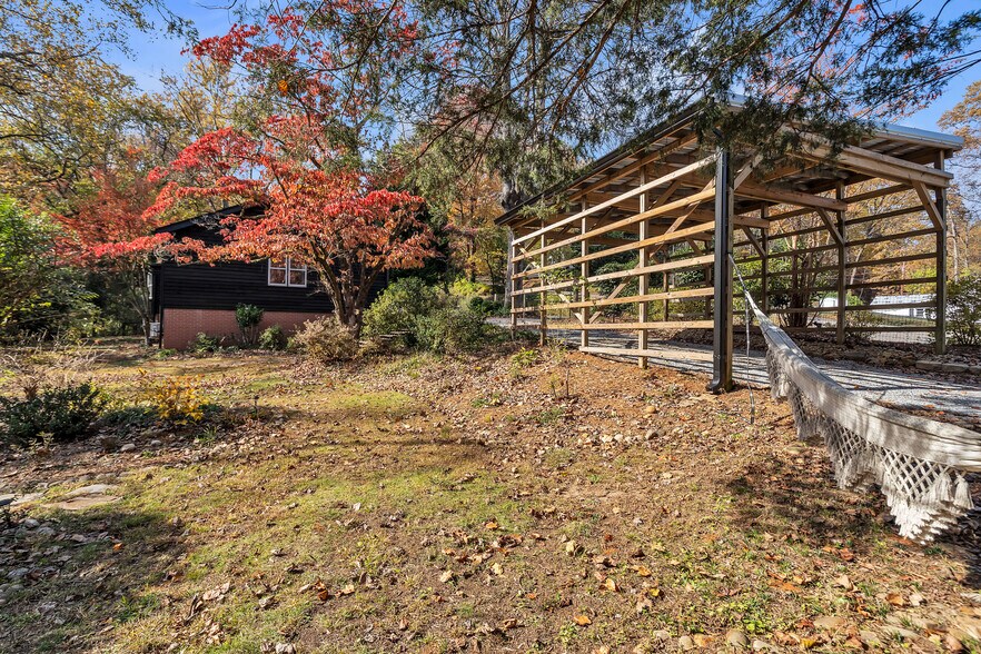 More Photos Of 35 Wilcox Rd, Tryon Apartments For Sale