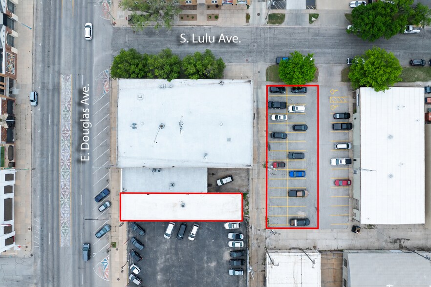 More Photos Of 1319-1325 E Douglas Ave, Wichita Storefront Retail Office For Lease