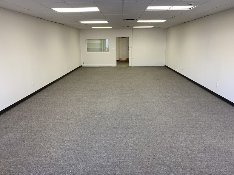 More Photos Of 3101-3121 Kintzley Ct, Laporte Storefront Retail Office For Lease