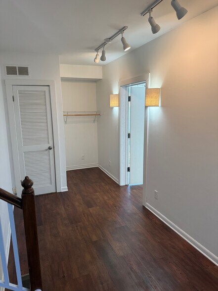 More Photos Of 475 Dunham Rd, St Charles Loft Creative Space For Lease