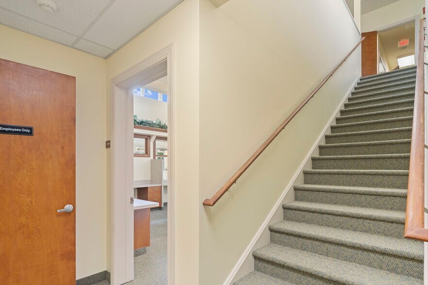 More Photos Of 1000 Coventry Dr, Phillipsburg Medical For Sale