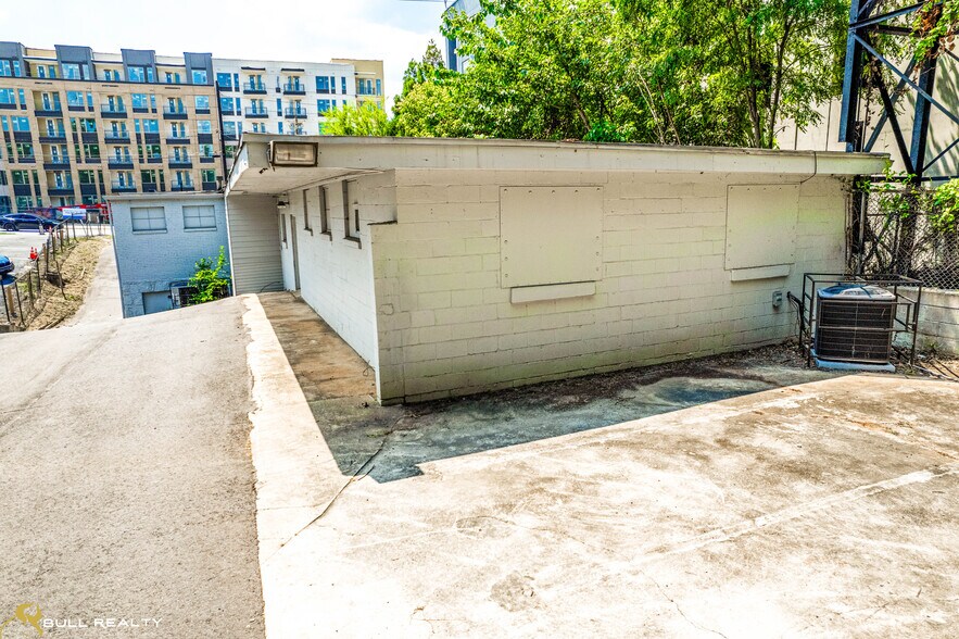 More Photos Of 2087 NE Piedmont Rd, Atlanta Freestanding For Sale