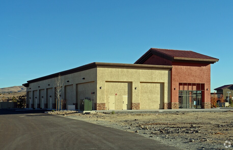 More Photos Of Los Altos Pky, Sparks Unknown For Lease