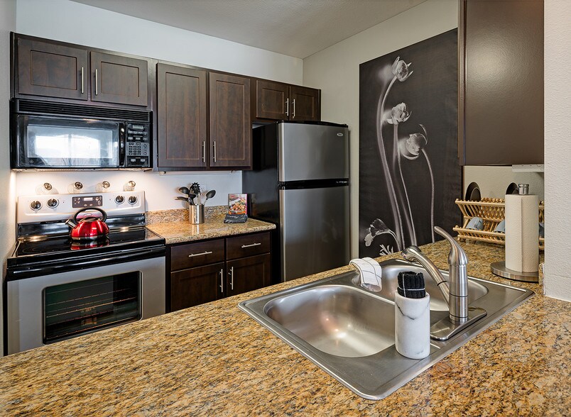 More Photos Of 1500 NE 15th Ave, Portland Apartments For Lease