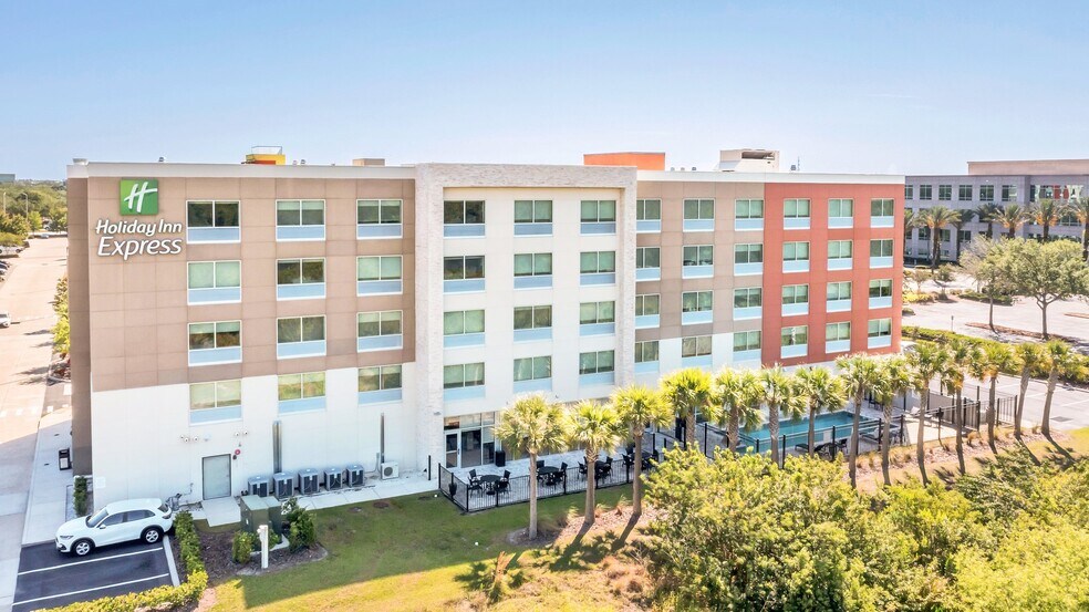 More Photos Of 2776 Destination Pky, Orlando Hotel For Sale