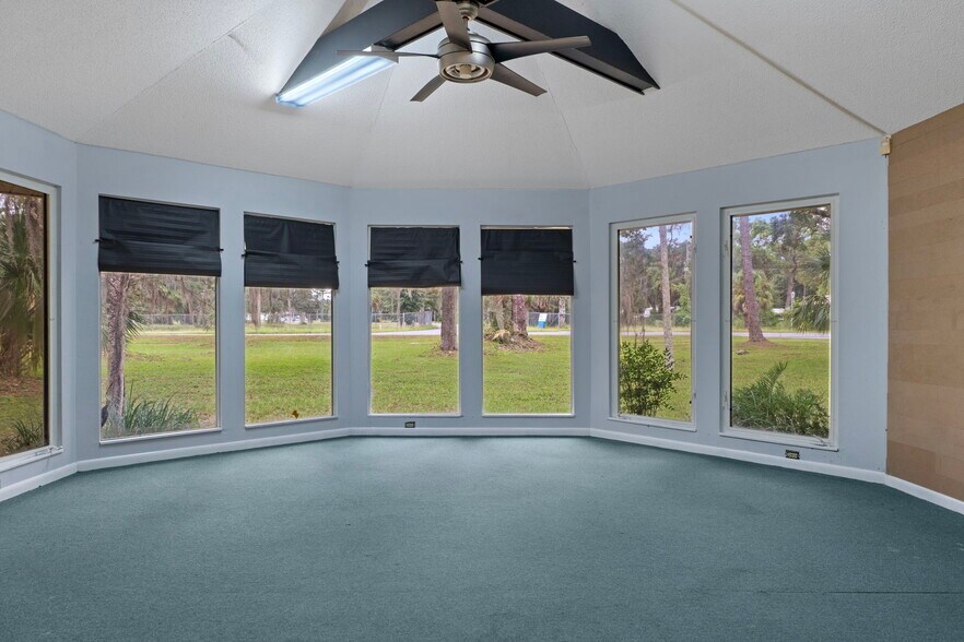 More Photos Of 377 Highway 40 W, Inglis Flex For Sale