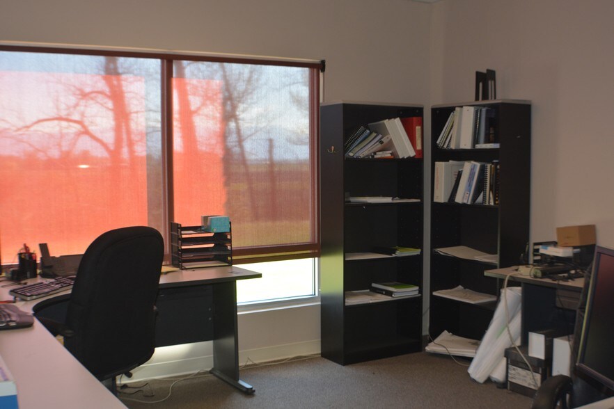 More Photos Of 125 Schoolhouse Loop, Kalispell Office For Sale