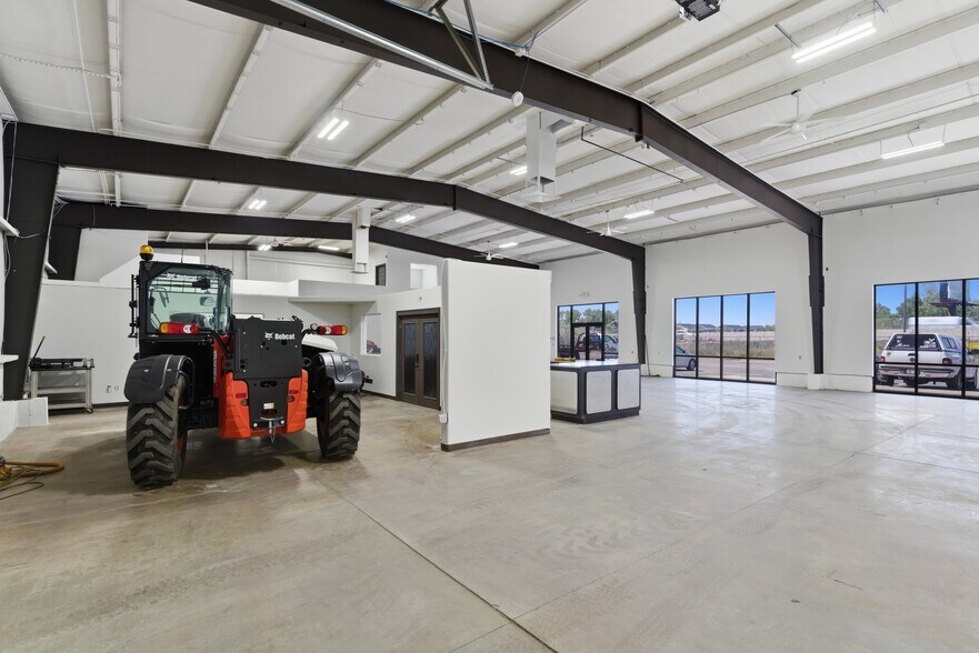 More Photos Of 1750 S 1350 W, West Haven Light Distribution For Lease