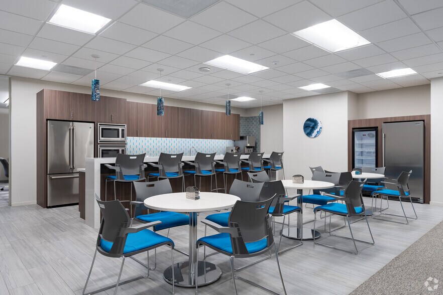 More Photos Of 545 E John Carpenter Fwy, Irving Office For Lease