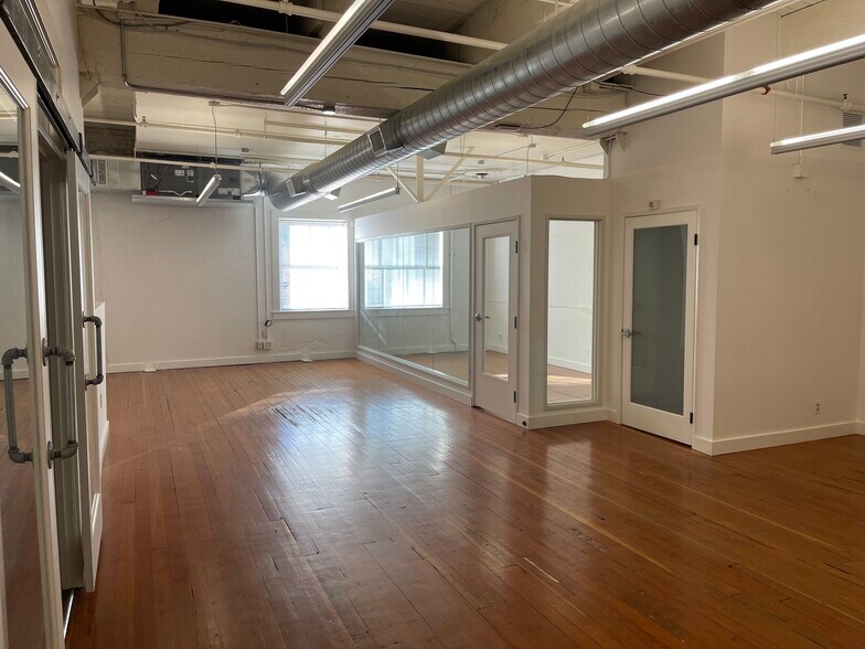More Photos Of 1231 NW Hoyt St, Portland Loft Creative Space For Lease