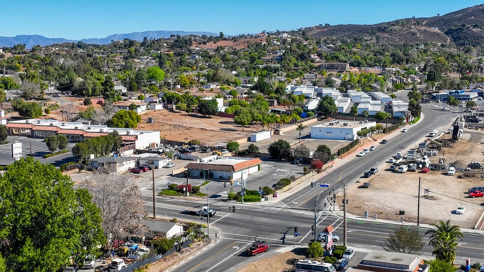 More Photos Of 1825 E Vista Way, Vista Restaurant For Sale