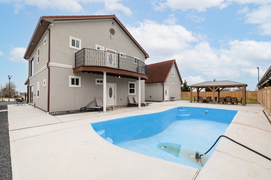 More Photos Of 10867 Highway 36 S, Wallis Lodge Meeting Hall For Sale