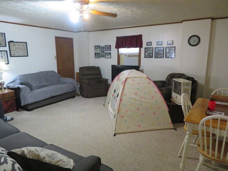 More Photos Of 113 S Graham St, Sardinia Warehouse For Sale