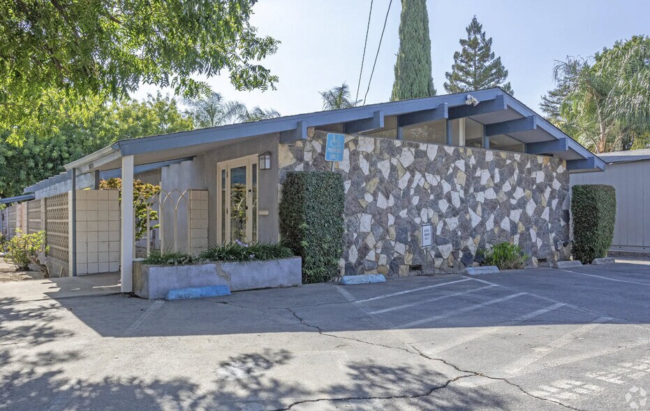 More Photos Of 756 G St, Reedley Medical For Sale