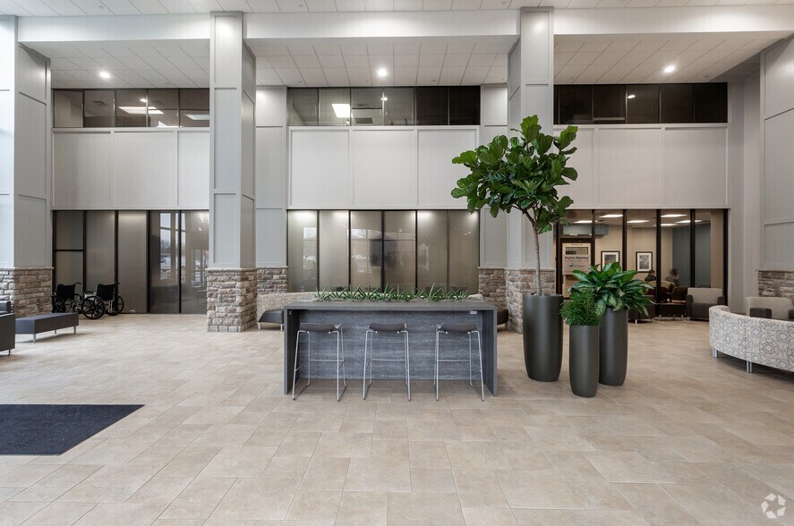 More Photos Of 8402 Harcourt Rd, Indianapolis Medical For Lease