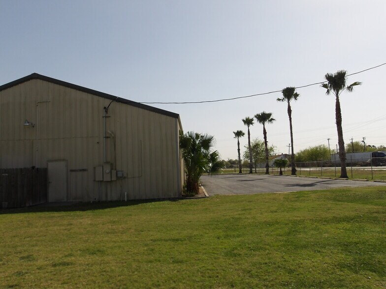 More Photos Of 1 Industrial Pkwy, Rio Hondo Freestanding For Sale