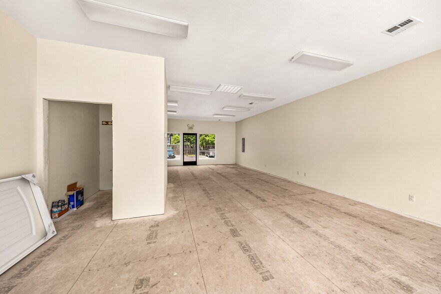 More Photos Of 209 S Old Pacific Hwy, Myrtle Creek Office For Sale