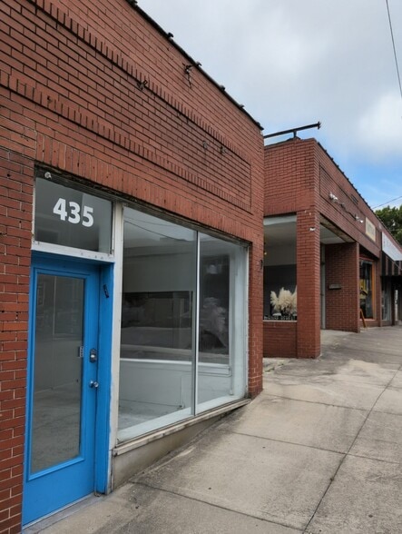 More Photos Of 435 N Church St, Hendersonville Storefront For Lease