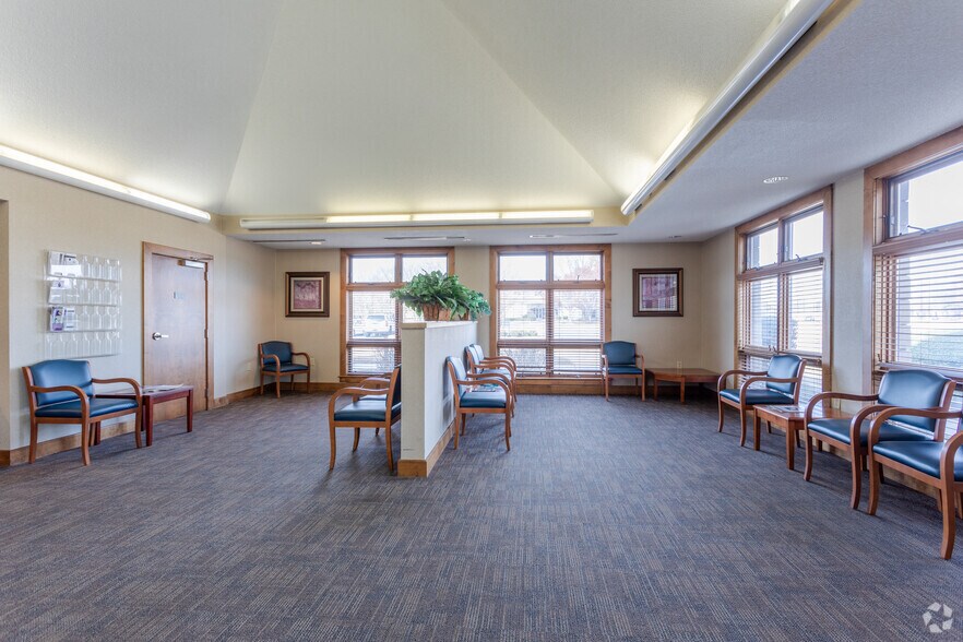 More Photos Of 905 Johns Hopkins Dr, Greenville Medical For Sale