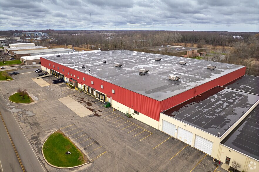 More Photos Of 80 Commerce Dr, Rochester Warehouse For Lease