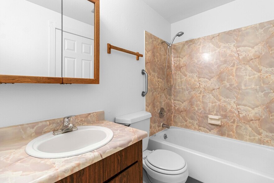 More Photos Of 4405 NE 82nd Ave, Portland Apartments For Sale