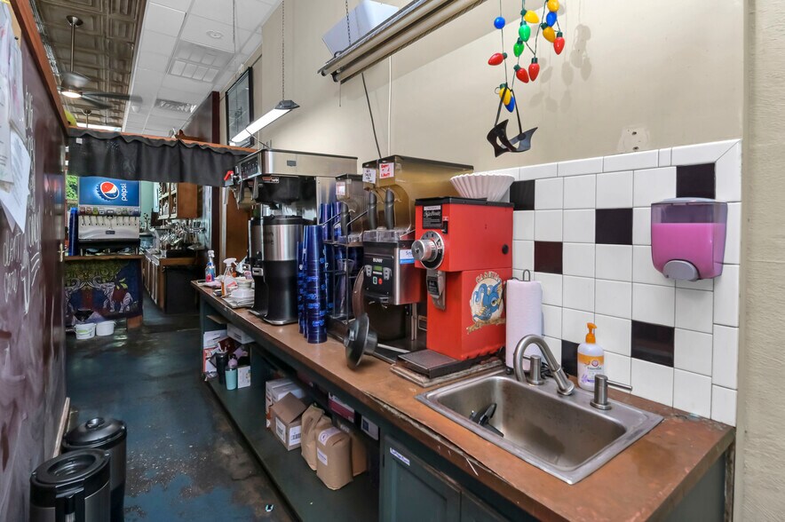 More Photos Of 300 State St, West Columbia Restaurant For Sale