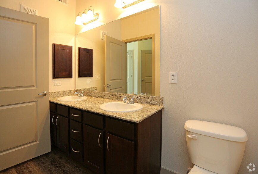 More Photos Of 1601 E Debbie Ln, Mansfield Apartments For Lease