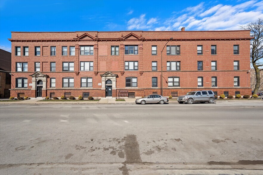 More Photos Of 4750 S Michigan Ave, Chicago Multifamily For Sale