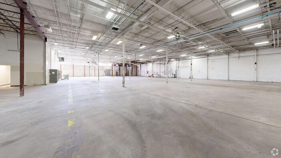 More Photos Of 110 Emjay Blvd, Brentwood Warehouse For Sale