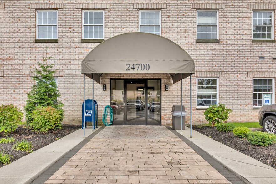 More Photos Of 24700 Center Ridge Rd, Westlake Medical For Lease