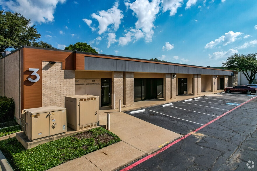 More Photos Of 13500 Midway Rd, Farmers Branch Unknown For Lease