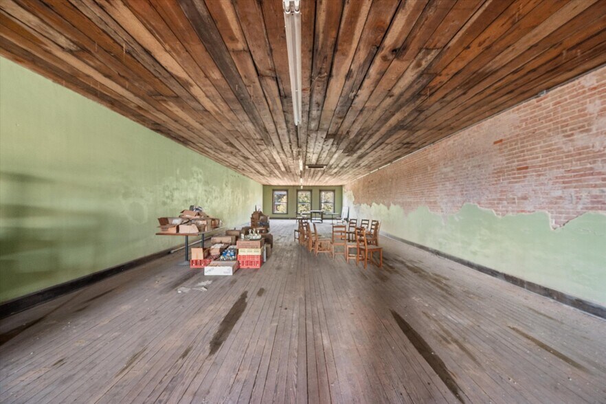 More Photos Of 107 S Beaton St, Corsicana Storefront For Sale