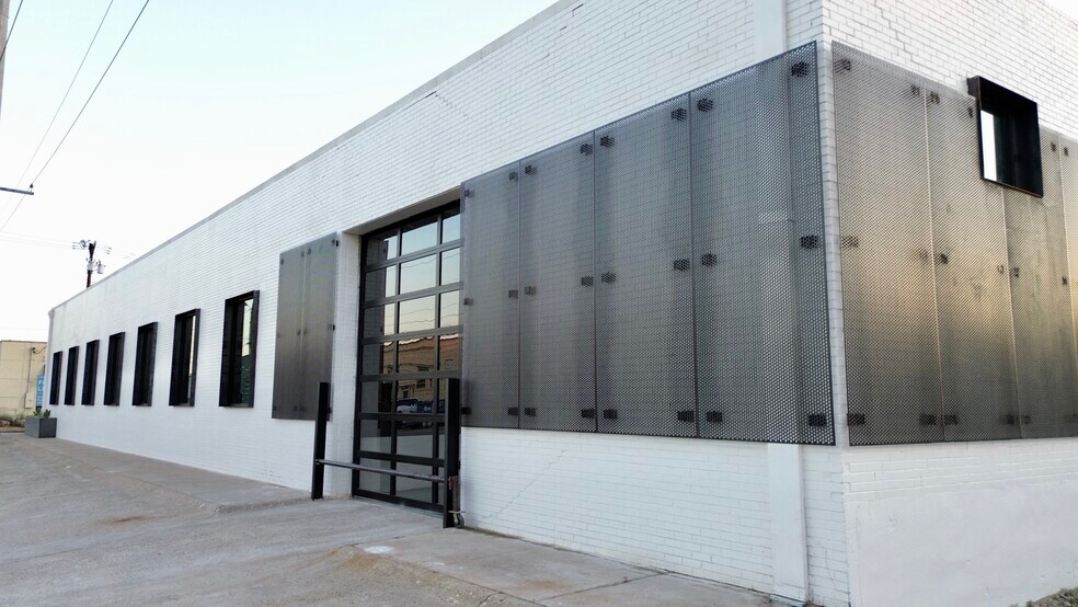 More Photos Of 100 Howell St, Dallas Office For Lease