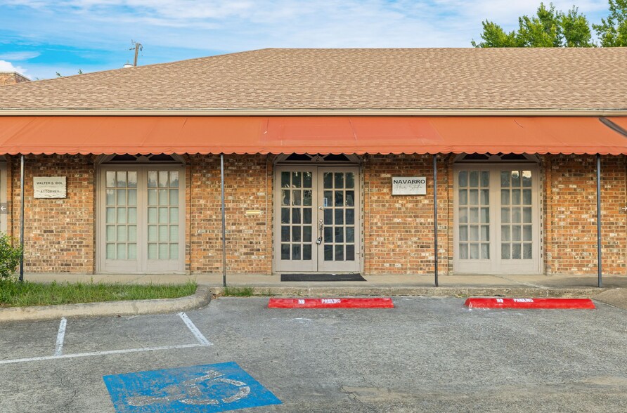 More Photos Of 1619 W Irving Blvd, Irving Loft Creative Space For Lease