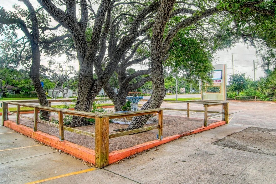 More Photos Of 4061 Highway 35 N, Rockport Restaurant For Lease