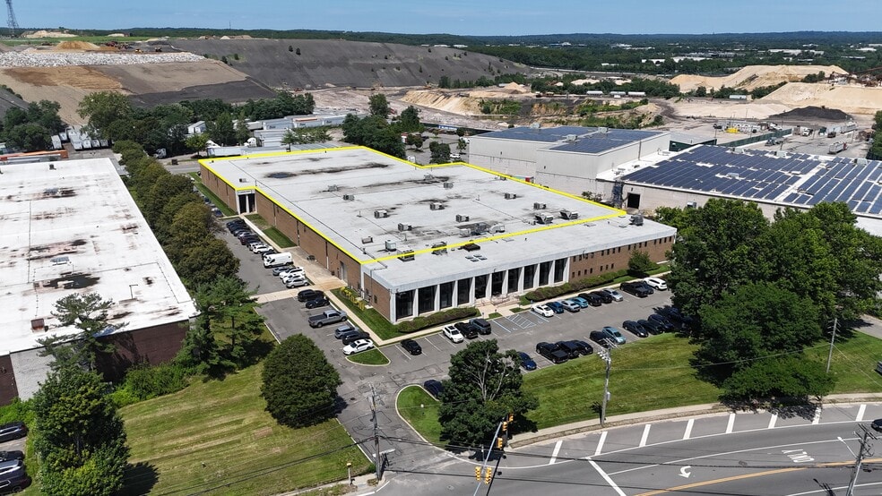 Primary Photo Of 270 Spagnoli Rd, Melville Office For Lease