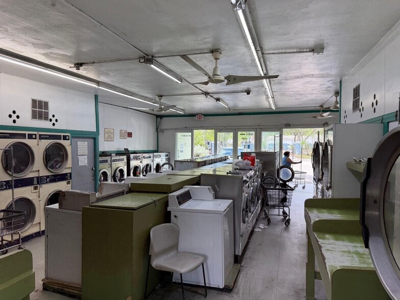 More Photos Of 3870-3890 SW 2nd Ct, Fort Lauderdale Freestanding For Sale