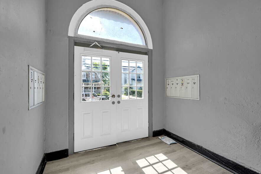 More Photos Of 439 Main St, White Plains Apartments For Sale