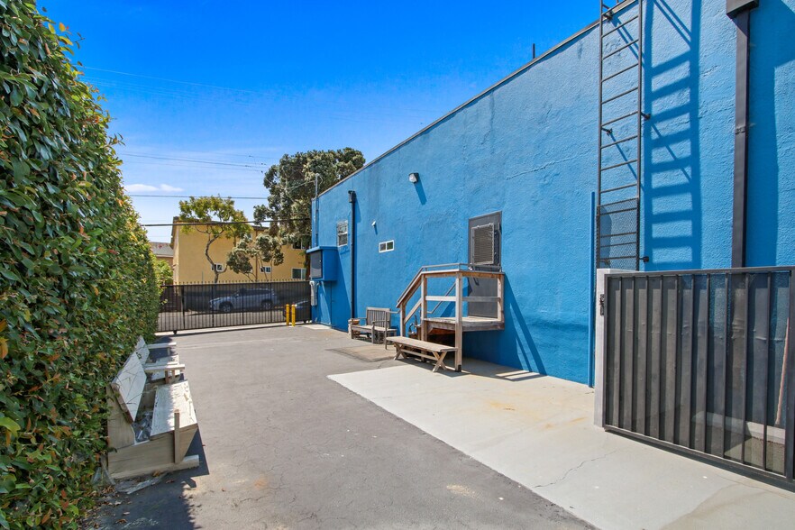 More Photos Of 2331 4th St, Santa Monica Freestanding For Sale