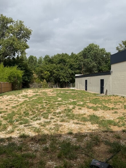 More Photos Of 2211 Lamont Ave, Dallas Land For Sale