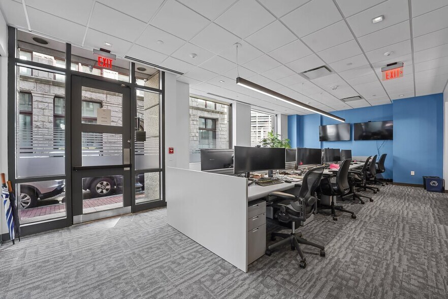 More Photos Of 21 Custom House St, Boston Office For Lease